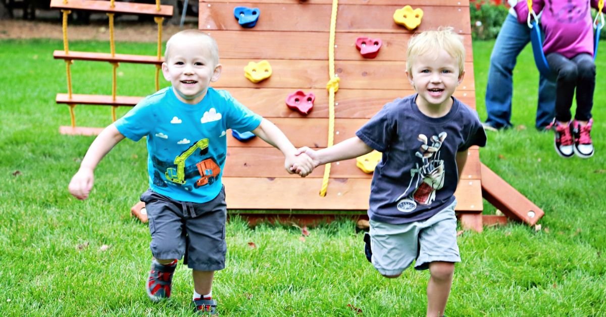 8 Benefits of Modular Playset Designs for Growing Children