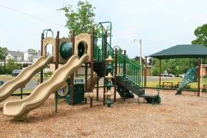 KidsGottaPlayInc-406538-commercial-playground-equipment-blogbanner2 How Public Playgrounds Bring People Together